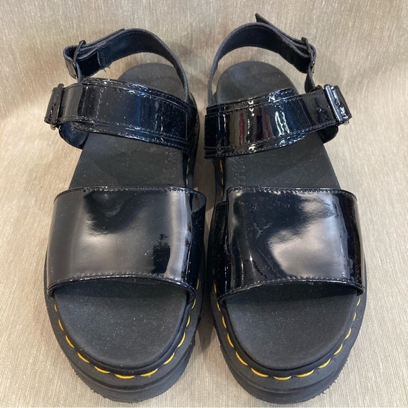 DR  MARTENS Sz 10 Voss Patent Leather Platform Buckle Closure Sandals - Picture 3 of 11